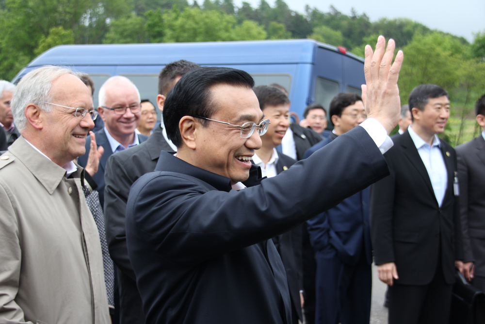 Le Conseiller fédéral Johann Schneider-Ammann et le Premier ministre chinois Li Keqiang durant sa visite en Suisse à la fin mai 2013. (Image: USP) 